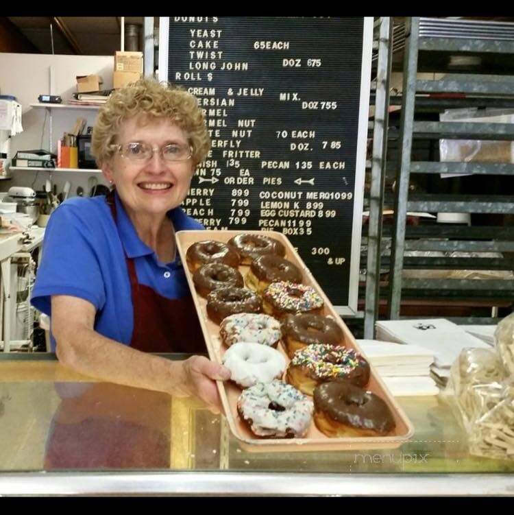 Kinser's Bakery - Monticello, IN