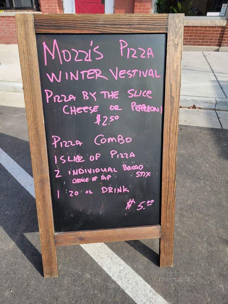 Mozzi's Pizza - Fortville, IN